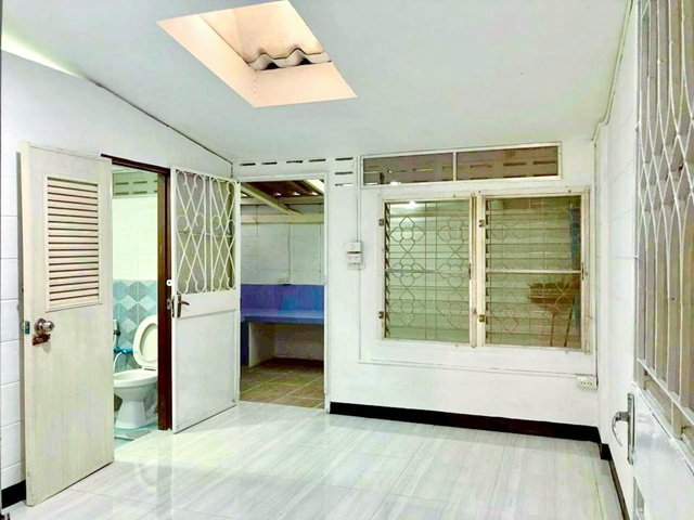 รูป ศูนย์ราชการนนทบุรี 2.14กม ท่าทราย ตลาดประชานิเวศน์ 900 ม. ทาวน์เฮ้าส์ 2 ชั้น 2 นอน 2 น้ำ 22 ตร.ว.ทำเลงามวงศ์วาน - รูปที่ 7/8