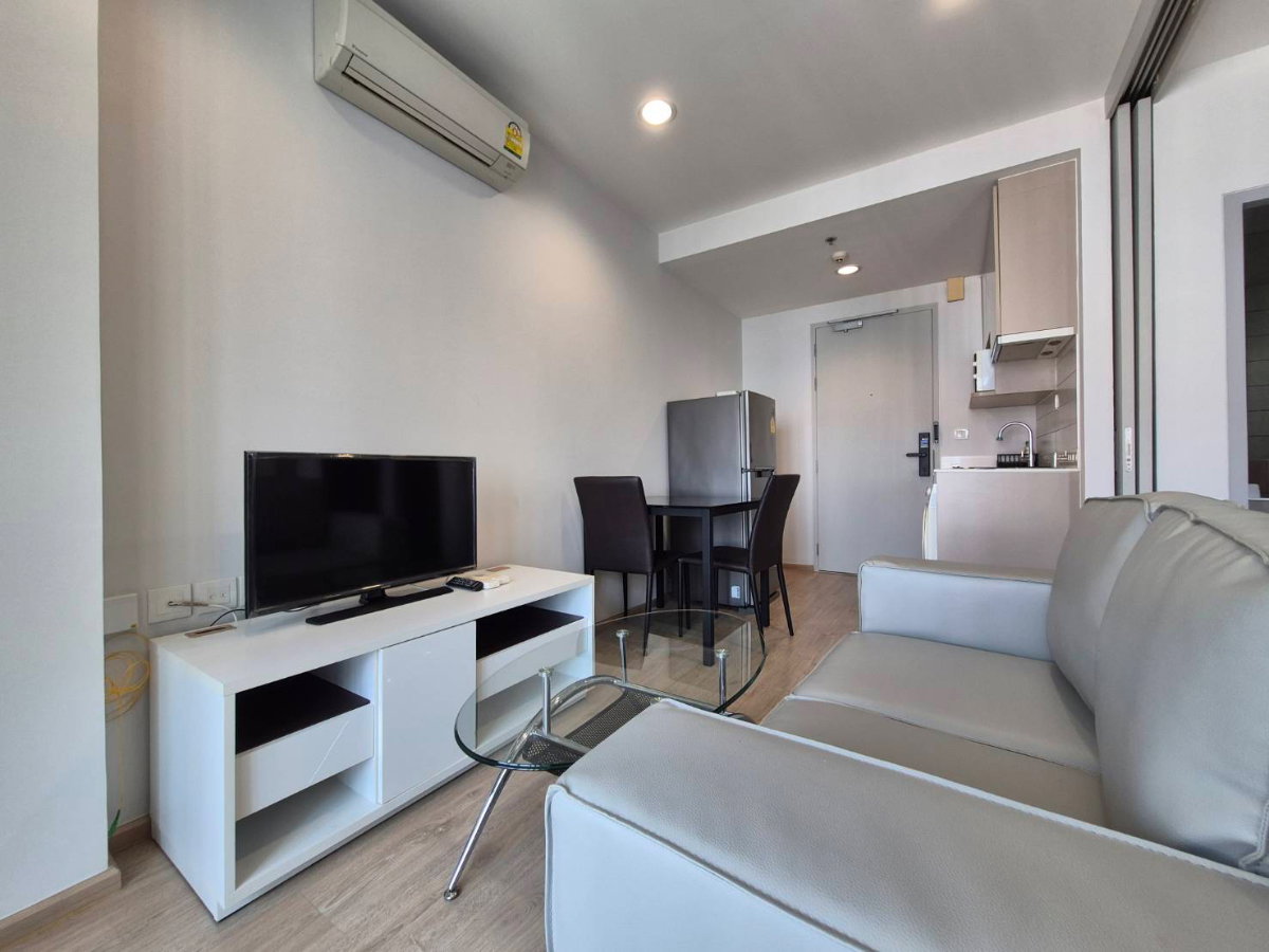 รูป ✨ห้องสวย รีโนเวทใหม่ เฟอร์ใหม่ ราคาดีมาก แค่ 19,000 บาท/ด. 📞0930547992 คุณเจ - รูปที่ 2/9