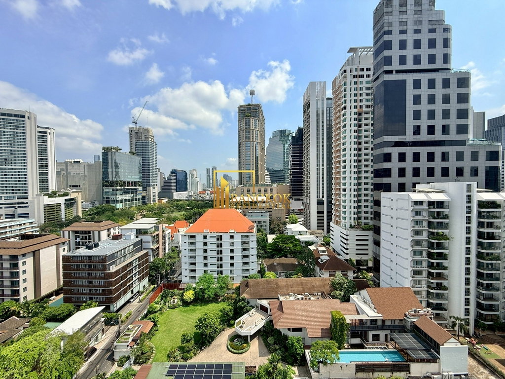รูป Large 4 Bedroom Penthouse Apartment in Phrom Phong Area - BR0264AP - รูปที่ 30/47