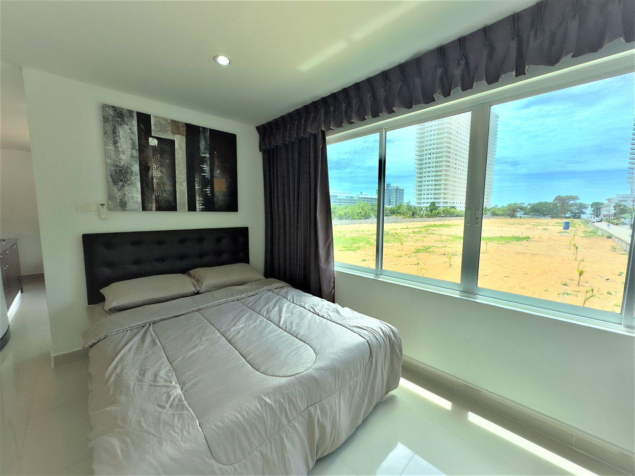 รูป Studio Condo for Sale at Jomtien Beach Mountain 6 in Pattaya - รูปที่ 1/17