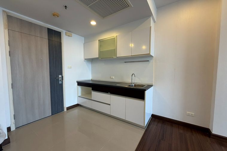 ขายคอนโด 1 ห้องนอน 49 ตร.ม. ศุภาลัย ไลท์ สาทร - เจริญราษฎร์