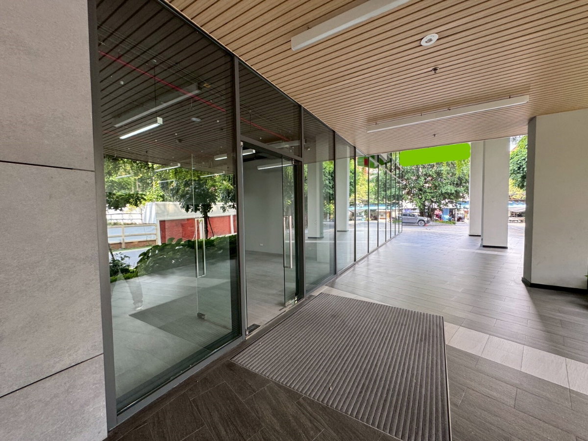 รูป พื้นที่ให้เช่า สภาพ 100% เหมาะทำธุรกิจทุกประเภท พระราม 9 ** NO CO-AGENT ** - รูปที่ 2/9