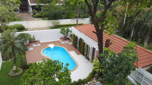 LTHC6940 – The Private Single House with swimming pool in Compound Resident 1,150 Sq.M. – 6 Bedrooms for rent 430k/month