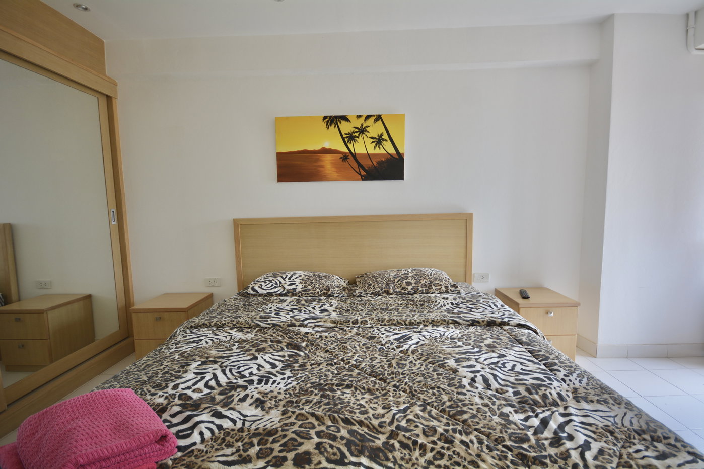 picture Studio Condo for Sale at Jomtien Beach Condominium in Pattaya - 2/13