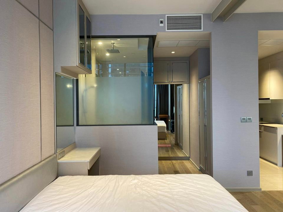 รูป Ashton Silom【𝐒𝐄𝐋𝐋 & 𝐑𝐄𝐍𝐓】🔥หรูหรา เรียบง่าย เหนือระดับทุกสัมผัส บิ้วอินสไตล์โมเดิร์น เพิ่มความกว้างขวางในทุกมุมมอง🔥 ติดต่อไลน์ไอดี: @hacondo - รูปที่ 3/10