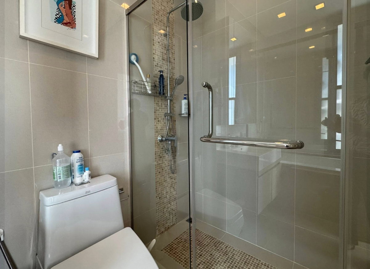 picture Available 1May26! Q Asoke. 2bed 60sq.m. Line id: @pfagent - 8/11