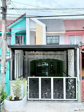 ขายทาวน์เฮ้าส์ 2 ชั้น ม.ณัฐวรรณ ซ.สังฆสันติสุข 18 หนองจอก เนื้อที่ 18.9 ตรว 2นอน 2น้ำ อยู่ถนนเส้นเมน หลังบ้านโล่ง ถนนกว้าง