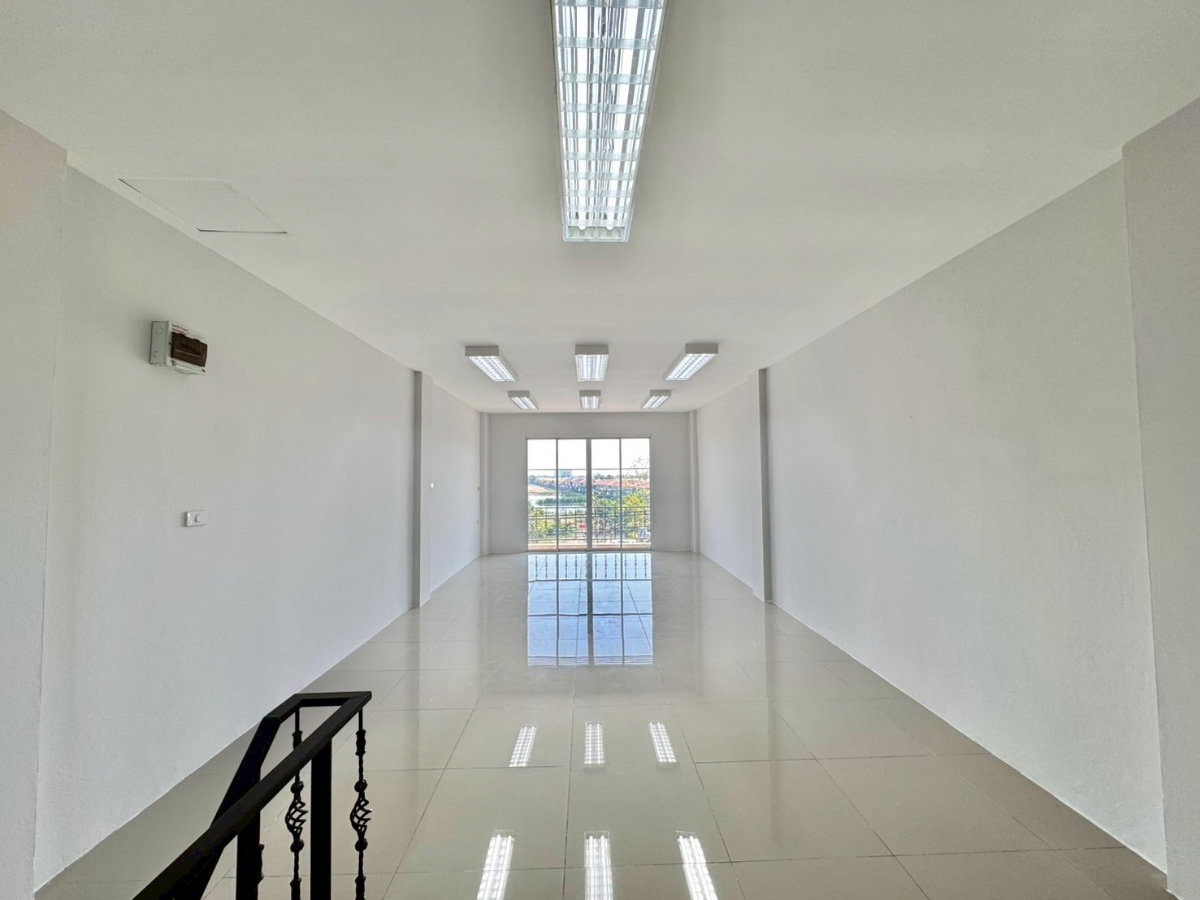 รูป ให้เช่าอาคารพาณิชย์ 4 ชั้น ทำเลค้าขายติดถนนใหญ่ หทัยราษฎร์ ติดถนนหทัยราษฎร์ ตรงข้ามตลาดหทัยมิตร พื้นที่คนพลุกพล่าน เหมาะทำธุรกิจทุกประเภท - รูปที่ 4/9