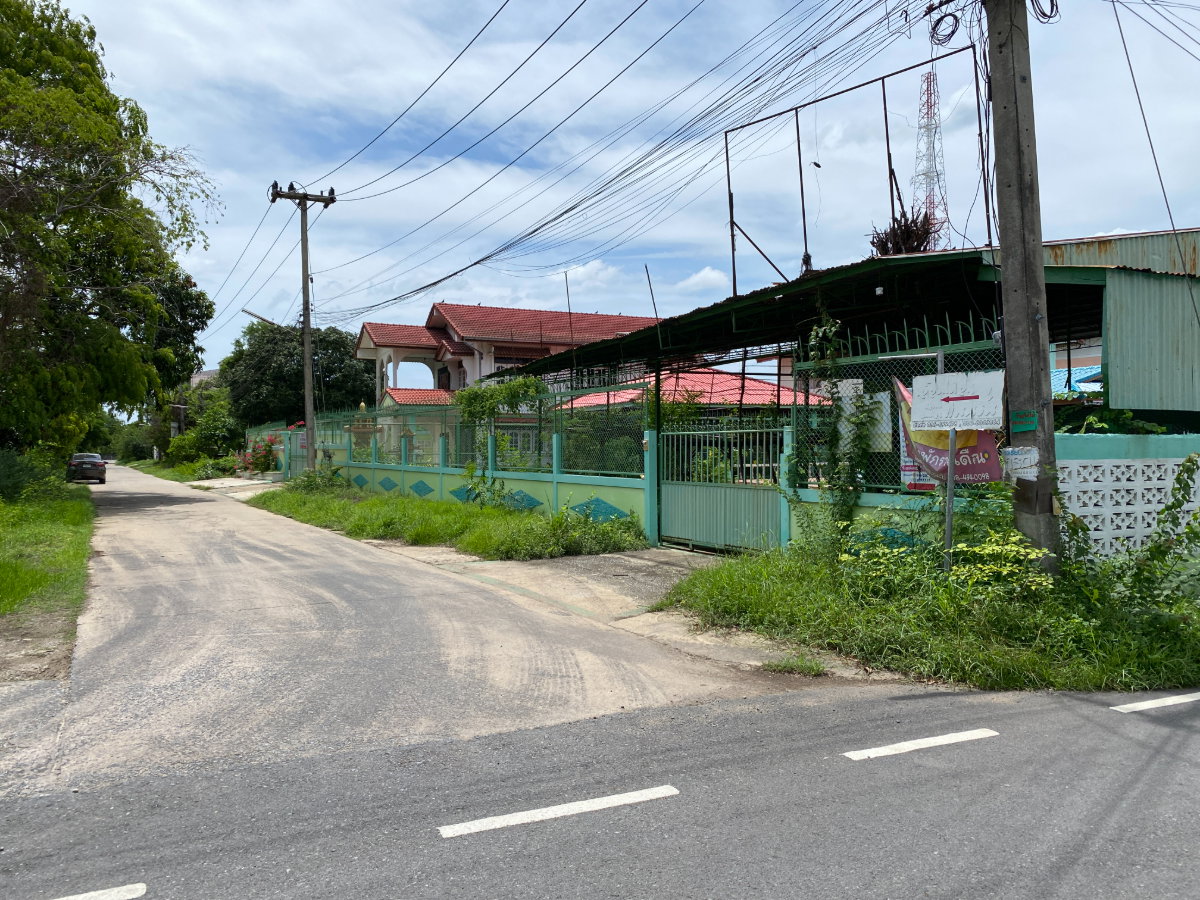 รูป ขายบ้านเดี่ยว ทำเลดี พื้นที่กว้าง อยู่ติดกับศาลาว่ากลางสิงห์บุรี อยู่ห่างจากถนนใหญ่ 150 เมตร บ้านเดี่ยวพร้อมอยู่ 2 ชั้น - รูปที่ 4/41