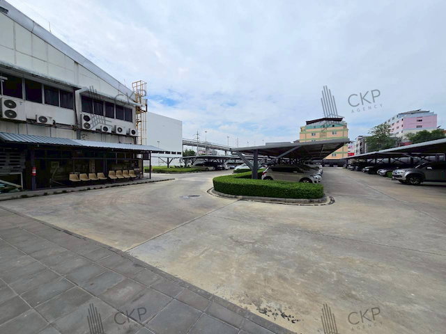 รูป ให้เช่าพื้นที่ในอาคาร Lenso ชั้น 1 432 ตร.ม. โลเคชั่นดีที่สุด ติดถนนศรีนครินทร์  พร้อมที่จอดรถ - รูปที่ 2/8