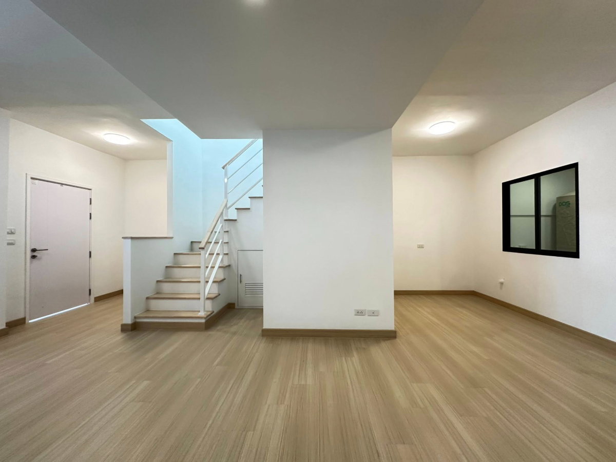 รูป ทาวน์โฮมรูปแบบใหม่ใกล้สนามบินสุวรรณภูมิ สไตล์ Modern ที่ออกแบบภายใต้แนวคิด Modish Real Living ให้ทุกแนวคิดเชื่อมต่อการใช้ชีวิตมีสไตล์ - รูปที่ 13/19