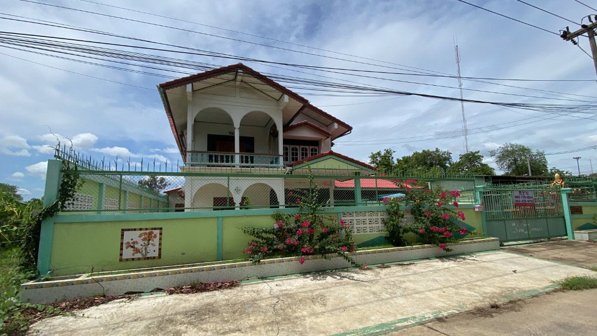 รูป ขายบ้านเดี่ยว ทำเลดี พื้นที่กว้าง อยู่ติดกับศาลาว่ากลางสิงห์บุรี อยู่ห่างจากถนนใหญ่ 150 เมตร บ้านเดี่ยวพร้อมอยู่ 2 ชั้น - รูปที่ 1/41