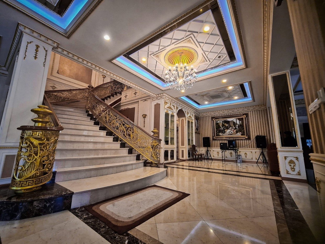 picture LTH7126 – Detached house with building FOR SALE in Prachauthit – Rama 2 5 beds 7 baths 1200 sq.M. Near BTS Bang Wa station ONLY 82.5 MB - 2/8