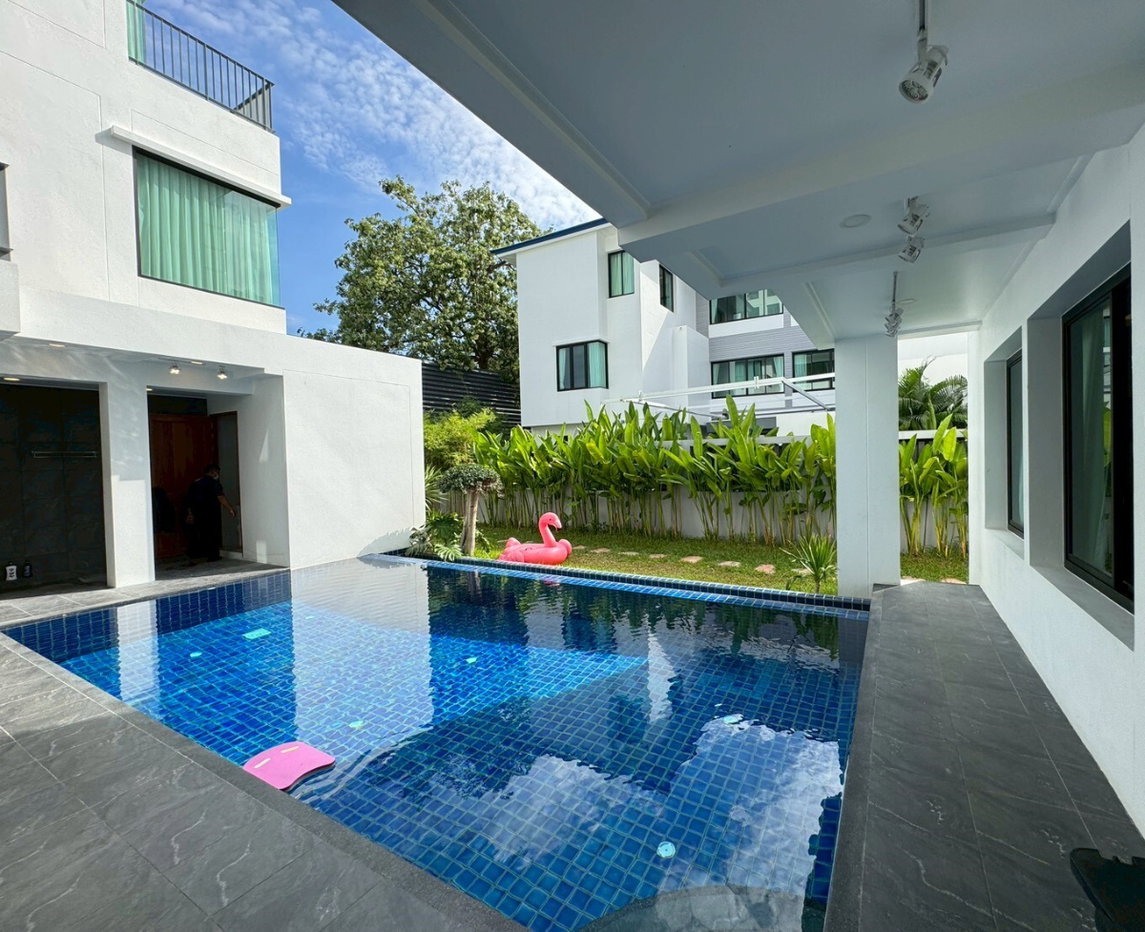 รูป บ้านหรู สร้างใหม่ พื้นที่ใช้สอย 1,000 ตรม. พร้อมสระว่ายน้ำ ** NO CO-AGENT ** - รูปที่ 4/9