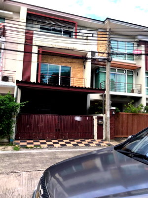 ทาวน์โฮม วิทยาลัยอาชีวศึกษาธนบุรี : LTH6956 – Townhouse at Yannawa FOR SALE 3 beds 4 baths Size 185 Sq.M. Near MRT Khlong Toei Station ONLY 13.91 MB