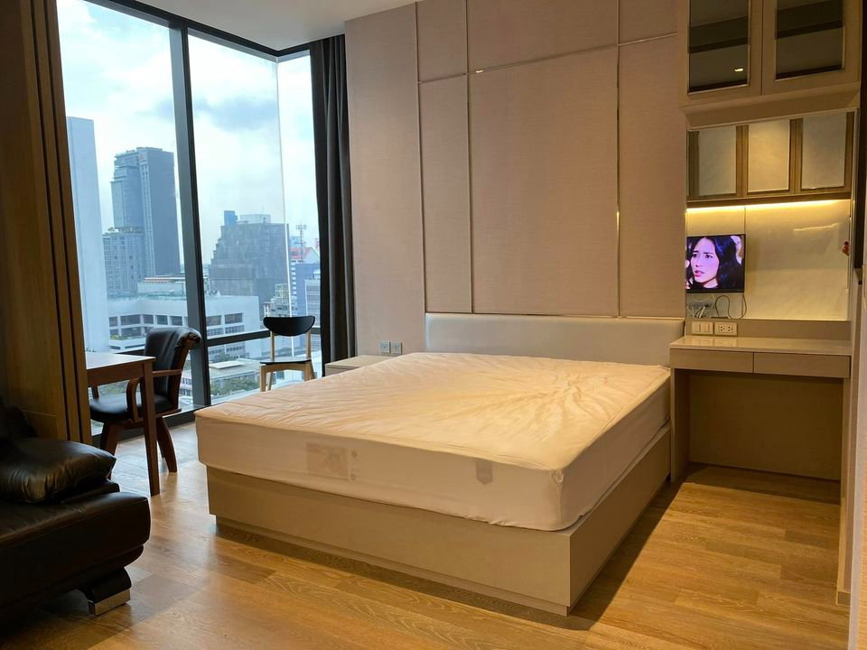 รูป Ashton Silom【𝐒𝐄𝐋𝐋 & 𝐑𝐄𝐍𝐓】🔥หรูหรา เรียบง่าย เหนือระดับทุกสัมผัส บิ้วอินสไตล์โมเดิร์น เพิ่มความกว้างขวางในทุกมุมมอง🔥 ติดต่อไลน์ไอดี: @hacondo - รูปที่ 1/10