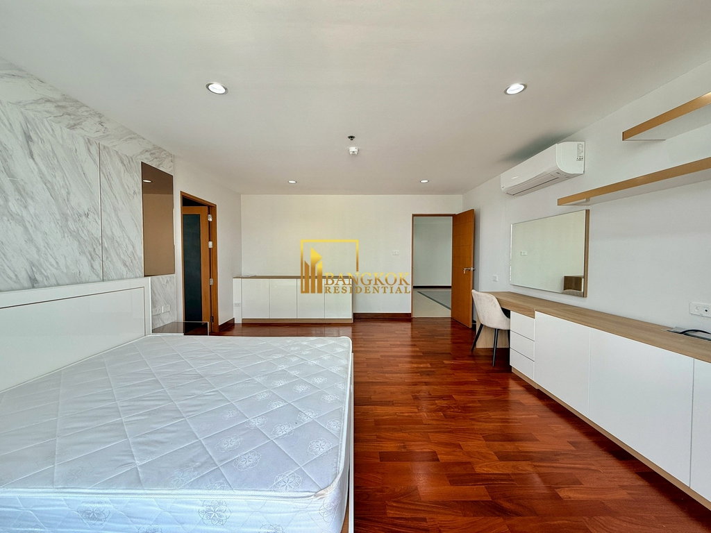 รูป Large 4 Bedroom Penthouse Apartment in Phrom Phong Area - BR0264AP - รูปที่ 21/47