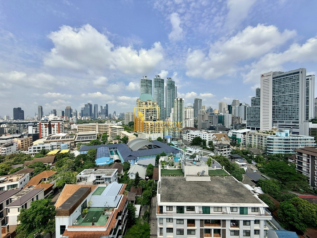 รูป Large 4 Bedroom Penthouse Apartment in Phrom Phong Area - BR0264AP - รูปที่ 12/47