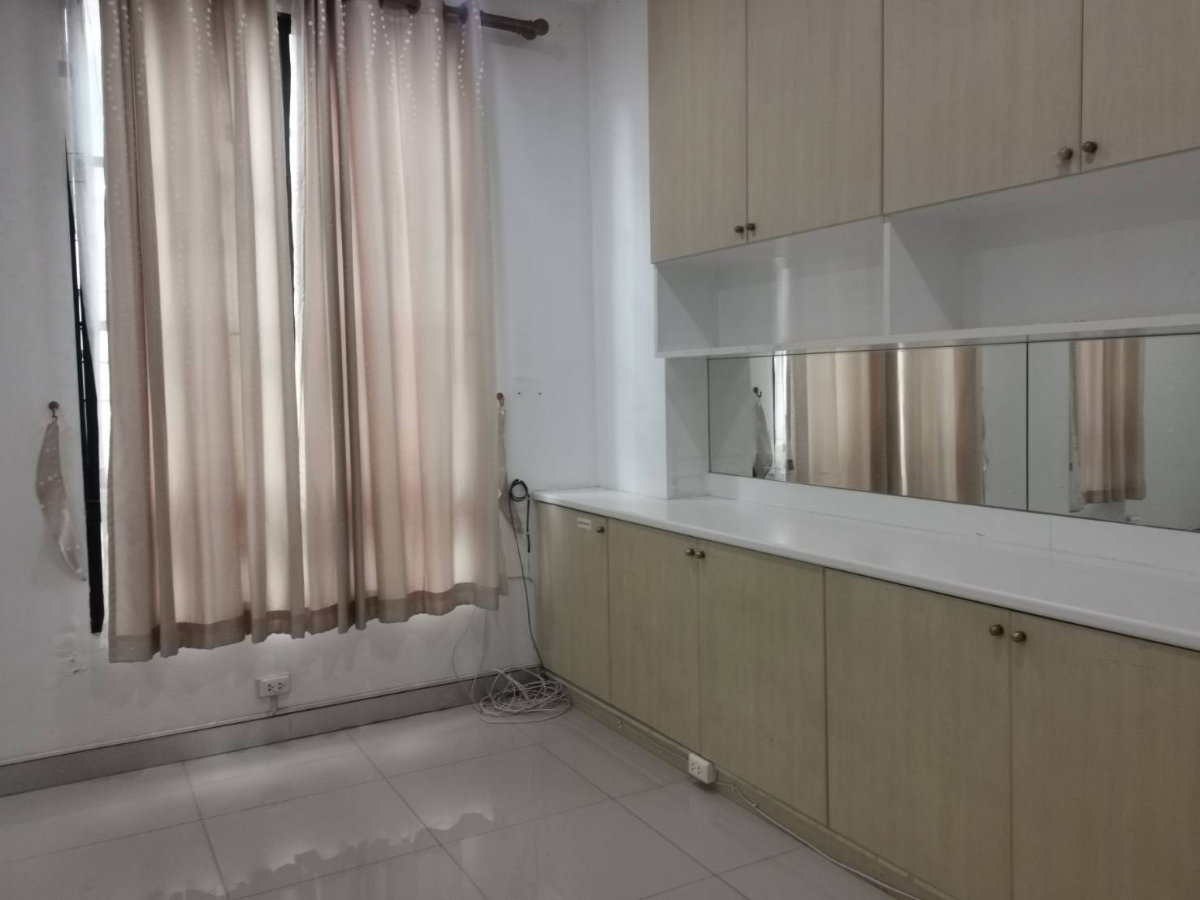 รูป ให้เช่าโฮมออฟฟิศ ม.บ้านกลางเมือง เออร์บาเนี่ยน ลาดพร้าว – วังหิน ใจกลางลาดพร้าว เชื่อมต่อเมือง ใน 5 นาที คุณบี โทร 064-146-6445 (R005 AGBE) - รูปที่ 24/32