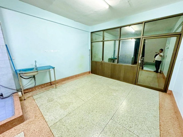 รูป กัลปพฤกษ์ สามแยกบางบอน 900 ม. บางบอน1 อาคารพาณิชย์ 3.5 ชั้น 3 นอน 3 น้ำ 18 ตร.ว. 230 ตร.ม. 1 ทำเลบางบอน - รูปที่ 7/8