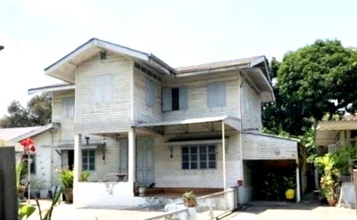 Land for sale เมอร์รี่คิงส์(วังบูรพา) : LTHC6948 – Land with house FOR SALE in Ekkamai size 40 Sq.Wah.BTS Ekkamai Station ONLY 90 MB