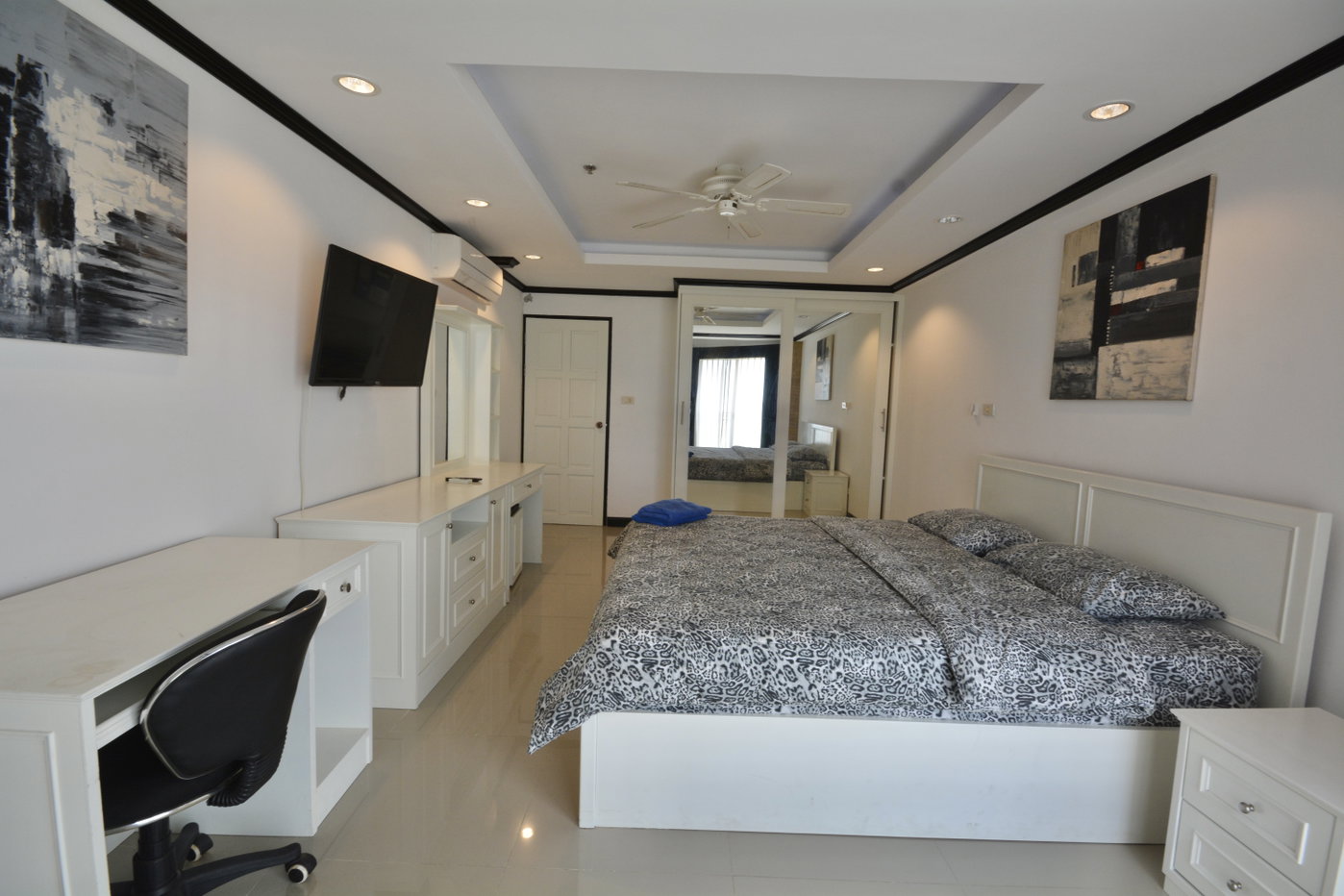 รูป 2 Bed Condo for Sale at Jomtien Beach Condominium in Pattaya - รูปที่ 11/17