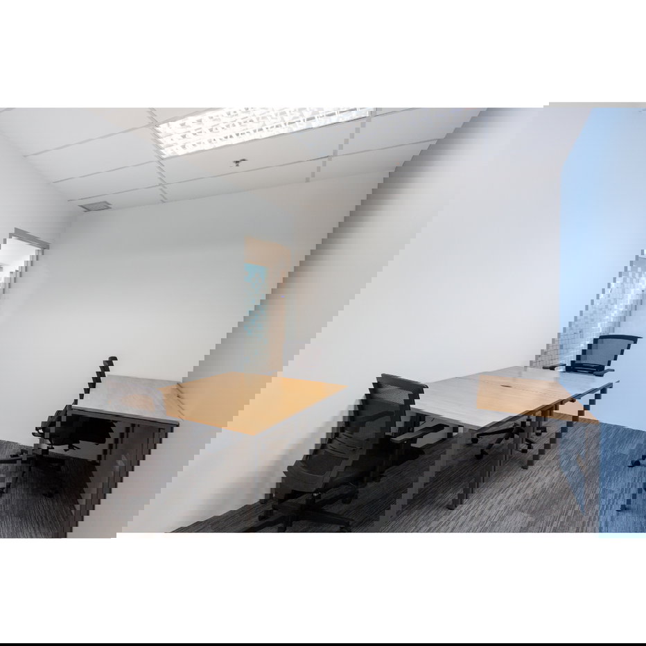 picture Fully serviced private office space for you and your team in HQ SPE Tower - 1/5