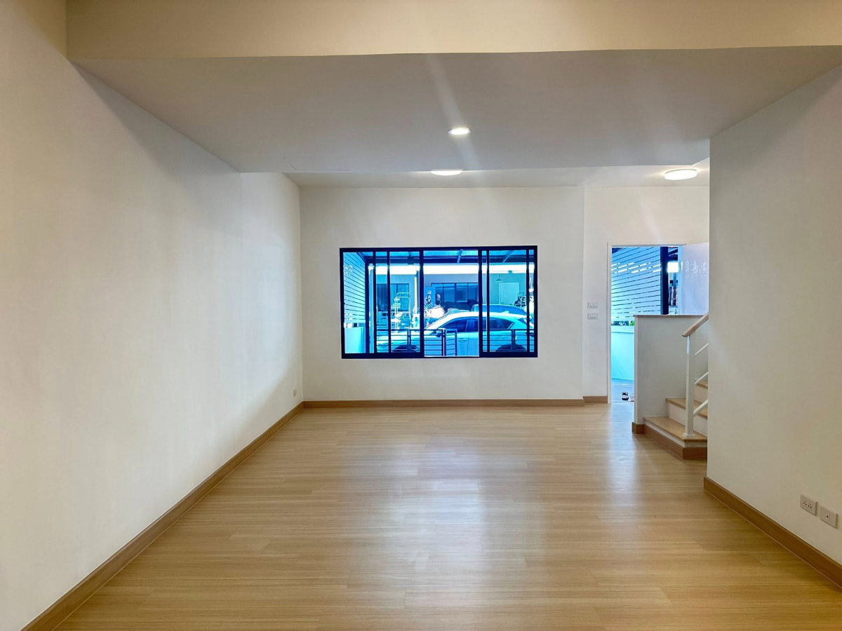 รูป ทาวน์โฮมรูปแบบใหม่ใกล้สนามบินสุวรรณภูมิ สไตล์ Modern ที่ออกแบบภายใต้แนวคิด Modish Real Living ให้ทุกแนวคิดเชื่อมต่อการใช้ชีวิตมีสไตล์ - รูปที่ 5/19