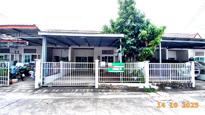 Townhouses for sale Chonburi : TOWN HOUSE for sale  Bung Si Racha Chonburi