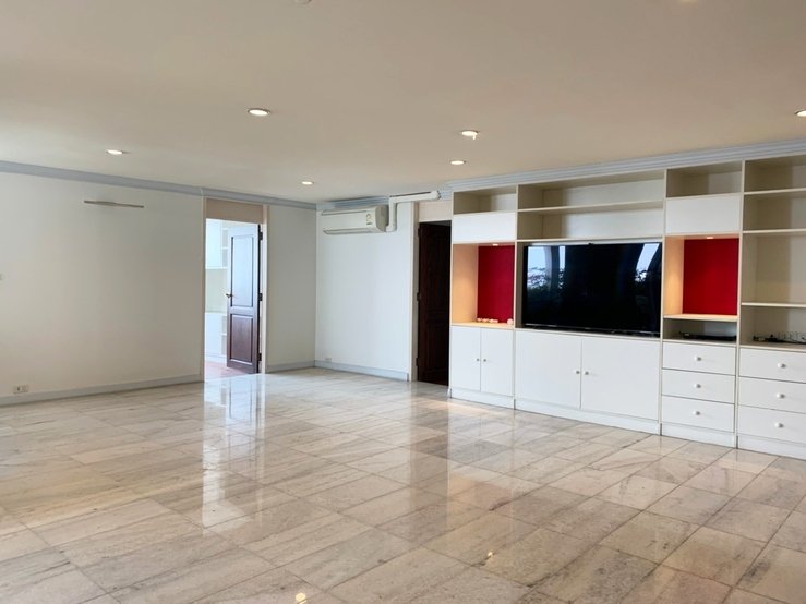 รูป LTHC6703 – Taiping Tower FOR RENT 4 beds 3 baths Size 250 Sq.M.Near BTS Ekkamai stations ONLY 80k/month - รูปที่ 1/7