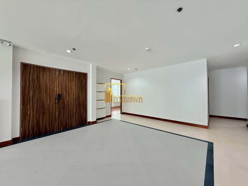 รูป Large 4 Bedroom Penthouse Apartment in Phrom Phong Area - BR0264AP - รูปที่ 14/47