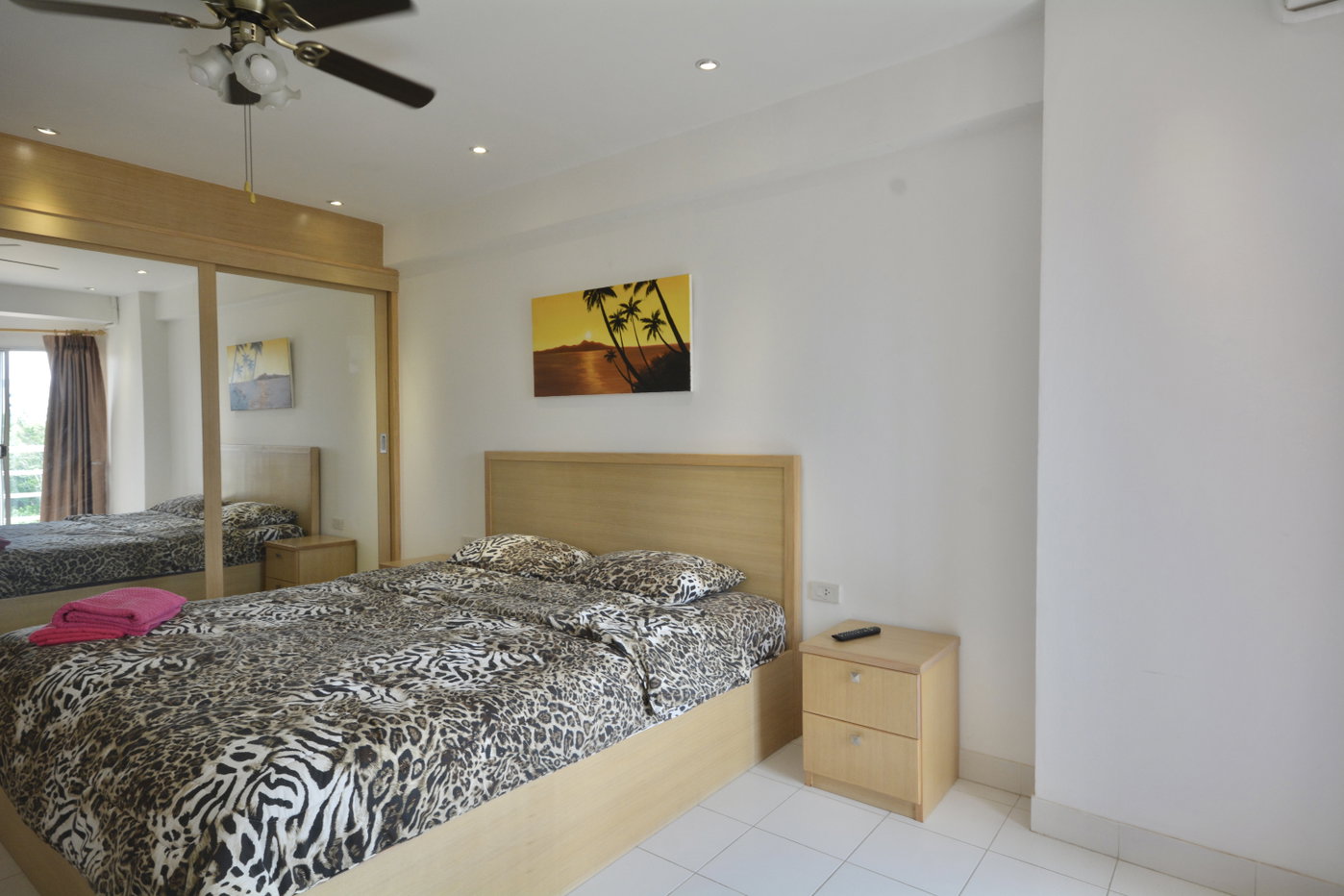 picture Studio Condo for Sale at Jomtien Beach Condominium in Pattaya - 5/13