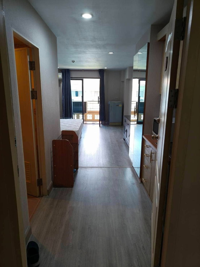 รูป Silom Terrace【𝐑𝐄𝐍𝐓】🔥ห้องโทนอบอุ่น เฟอร์ไม้ให้ฟีลโฮมมี่🔥 ติดต่อไลน์ไอดี: @hacondo - รูปที่ 5/6