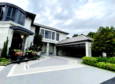 บ้านเดี่ยว ม.สวนดุสิต : LTHC7149 – Ultra Luxury Brand New House at KRUNGTHEP KREETHA FOR SALE 5 beds 7 baths 687 sq.M.Near ARL Hua Mak station ONLY 105 MB