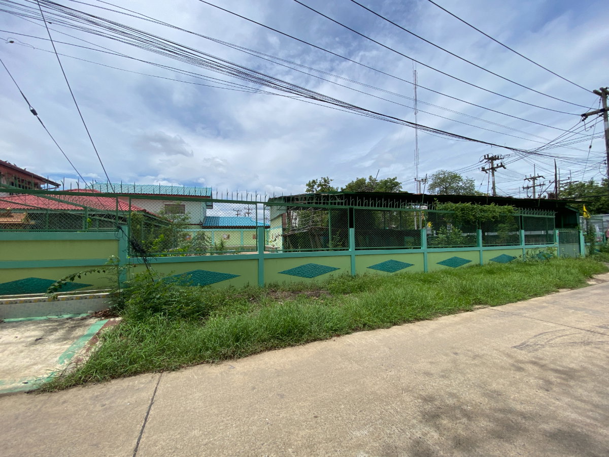 รูป ขายบ้านเดี่ยว ทำเลดี พื้นที่กว้าง อยู่ติดกับศาลาว่ากลางสิงห์บุรี อยู่ห่างจากถนนใหญ่ 150 เมตร บ้านเดี่ยวพร้อมอยู่ 2 ชั้น - รูปที่ 15/41