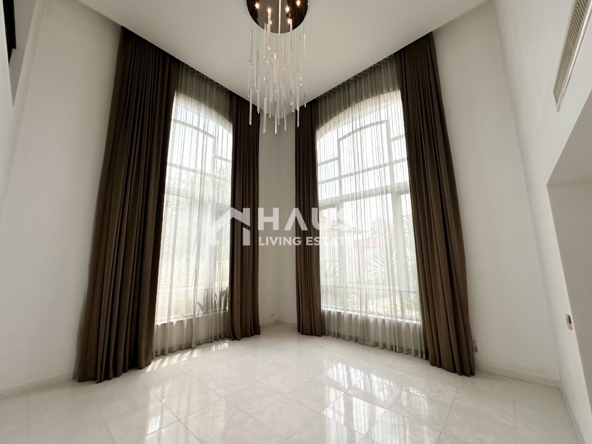 รูป ✨ มรดกแห่งความภูมิใจ! คฤหาสน์ทายาท สภาพดีเยี่ยม (วิวหน้าบ้านเปิดโล่ง) 🔥 ขายบ้านเดี่ยว คฤหาสน์ทายาท 🔥 / 4 ห้องนอน #HCWT012 - รูปที่ 4/20