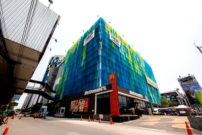 เช่าสำนักงาน ชลบุรี : Office Space ระดับมืออาชีพ ตามข้อกำหนดที่ให้อิสระมากขึ้นอย่างเต็มที่ 2 คน ที่ Regus Harbor Mall