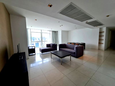 Condos for rent : LTHC6484 – Athenee Residence FOR RENT 3 beds 3 baths Size 197 Sq.M. Near BTS Phloen chit stations ONLY 130k/month
