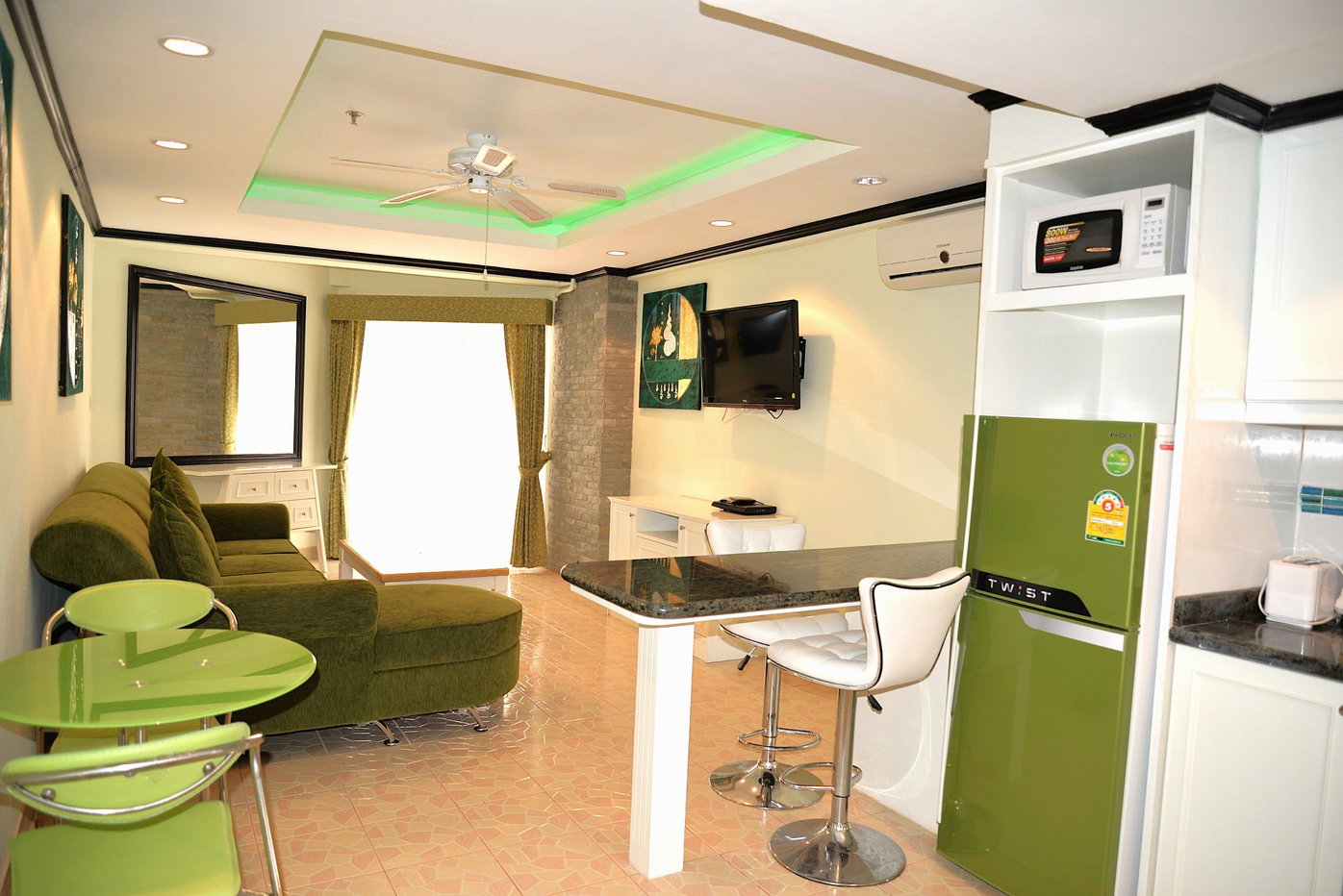 รูป 1 Bed Condo for Rent at Jomtien Beach Condominium in Pattaya - รูปที่ 1/13
