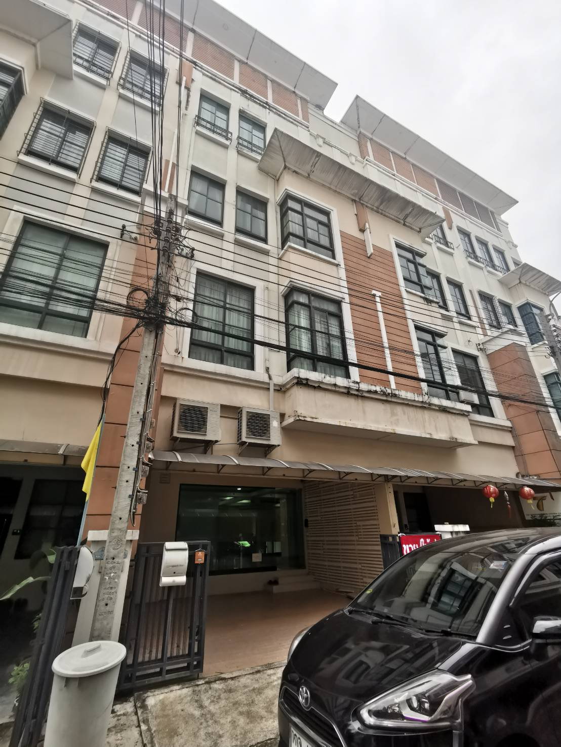 ให้เช่าโฮมออฟฟิศ ม.บ้านกลางเมือง เออร์บาเนี่ยน ลาดพร้าว – วังหิน ใจกลางลาดพร้าว เชื่อมต่อเมือง ใน 5 นาที คุณบี โทร 064-146-6445 (R005 AGBE)