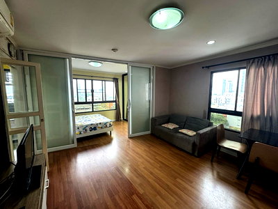 Condos for rent : Lumpini Place Narathiwat 24, fully furnished, 33 sq m, 14,000 baht.