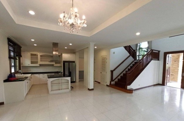 picture LTH6599 – House FOR RENT in Pattanakan 5 beds 3 baths 440 sq.M.Near ARL Huamark station ONLY 130k/month - 3/7