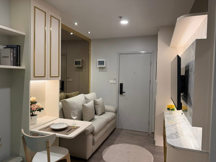 รูป ให้เช่าห้องแต่งหรู Build-in จัดเต็ม คอนโด Regent Home วุฒากาศ ชั้น 32 ตึก A วิวนอก มองเห็นองค์พระสวยงาม - รูปที่ 1/15