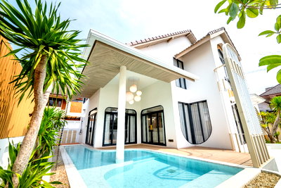 บ้านเดี่ยว วิทยาลัยเฉลิมกาญจนาระยอง : ขายวิลล่าสไตล์มินิมอล นอร์ดิก ที่พัทยา – รีโนเวทใหม่ทั้งหลัง พร้อมเข้าอยู่