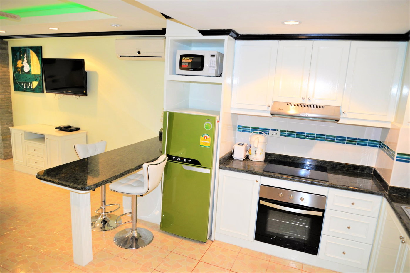 รูป 1 Bed Condo for Sale at Jomtien Beach Condominium in Pattaya - รูปที่ 4/13