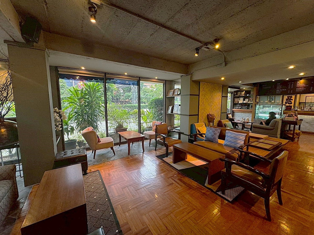 รูป 🌟พื้นที่ให้เช่า ตกแต่งสวย ในทำเลศักยภาพ ริมถนนสุขุมวิท-อโศก เหมาะทำธุรกิจทุกประเภท ** NO CO-AGENT ** - รูปที่ 3/6