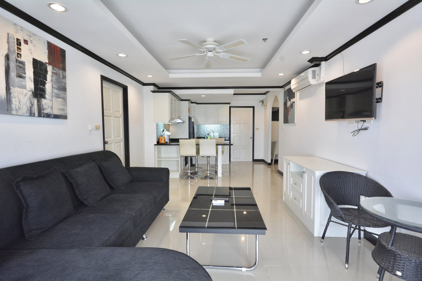 รูป 2 Bed Condo for Rent at Jomtien Beach Condominium in Pattaya - รูปที่ 1/17