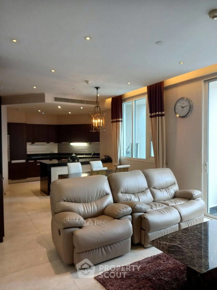 รูป คอนโด 2-ห้องนอน ที่ ดิ อินฟินิตี้ คอนโดมิเนียม ใกล้ BTS ช่องนนทรี (ID 2751660) - รูปที่ 2/18