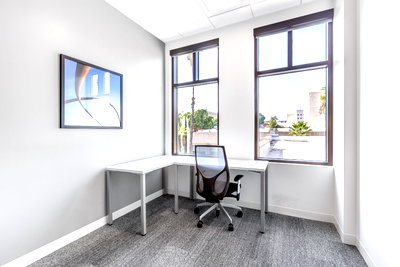 Office for rent : Fully serviced private office space for you and your team in Spaces Phanhon 19