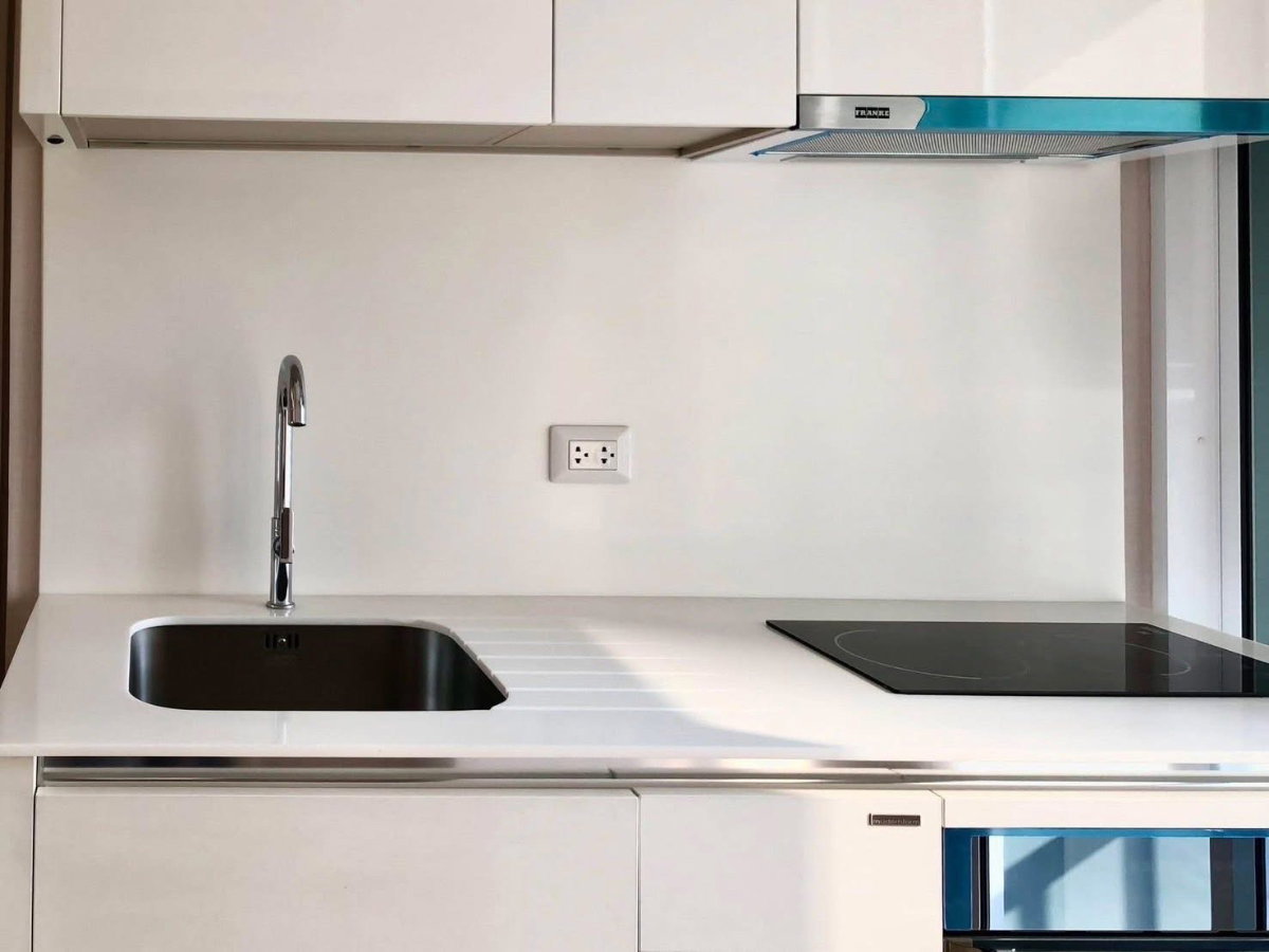 รูป S1 ให้เช่าคอนโด The Saint Residences (เดอะ เซนต์ เรสิเดนเซส)พร้อมเข้าอยู่ ใกล้ MRT & BTS วิวสวน ทำเลดี ห้องรีโนเวทใหม่  - รูปที่ 7/16